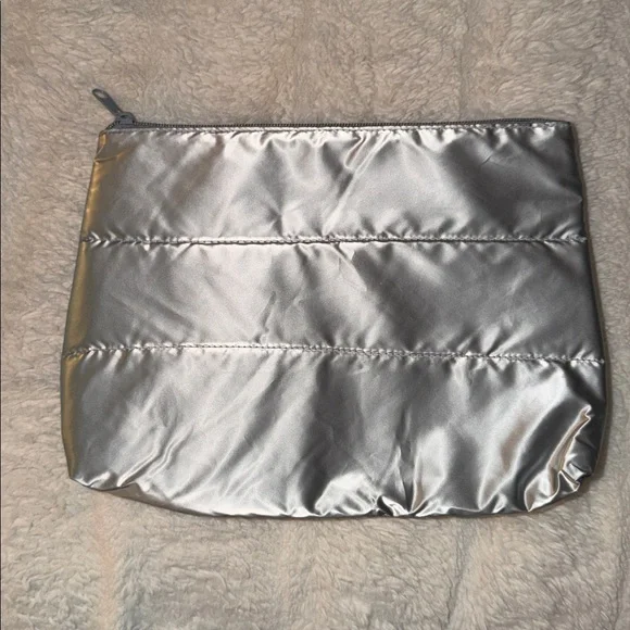 Elemis, Toucland, Benefit, Fenty Skin, Pureology, Ole Henriksen + more Set - Picture 2 of 4